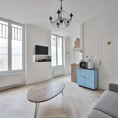 Typical Parisian Studio In Le Marais * Paris
