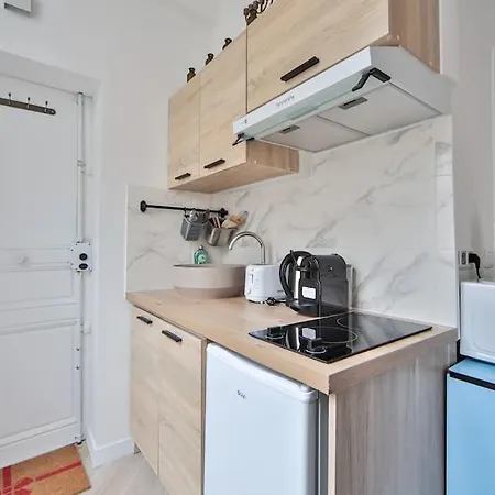 Apartment Typical Parisian Studio In Le Marais Paris